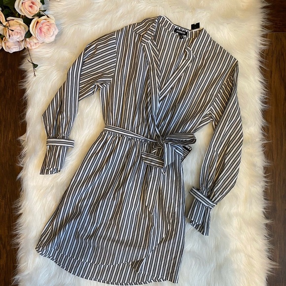 2 Express Dresses - Picture 2 of 8